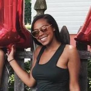 Meet your Posher, Gia